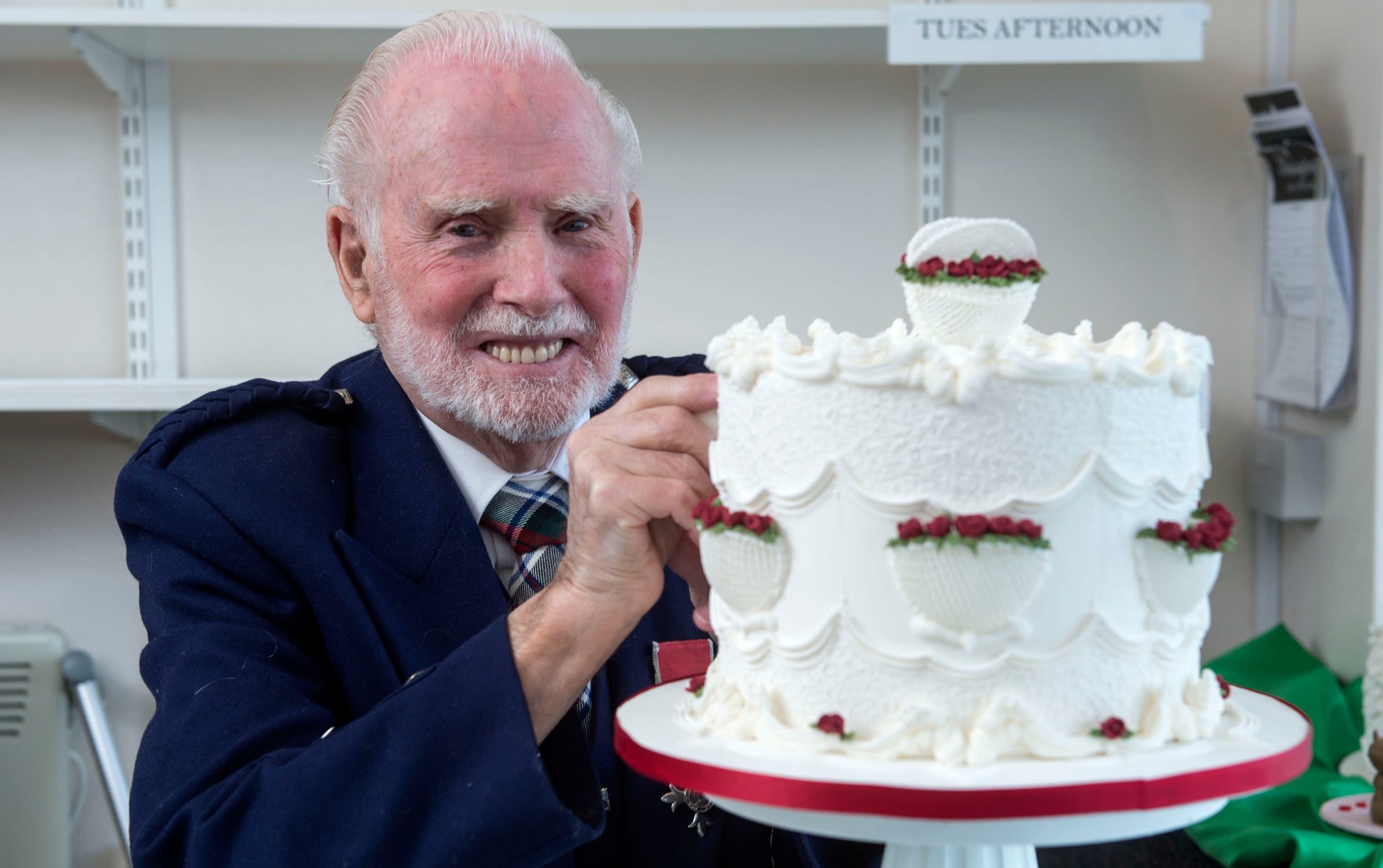 Eddie Spence, wedding cakemaker who became the Royal family’s favoured icer – obituary