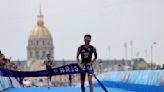 Olympics-Triathlon-Britain's Yee runs perfect 10km to take gold