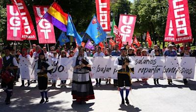 "Firmeza" frente a Saint Gobain y ArcelorMittal y "fin al chantaje": el clamor de los sindicatos en su gran manifestación