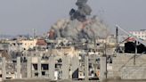 Después de ordenar a los civiles que evacúen, Israel bombardeó 50 objetivos de Hamas en Rafah