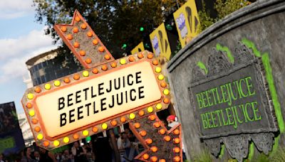 “Beetlejuice Beetlejuice” se mantiene al tope de la taquilla