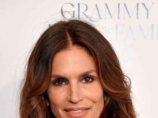 At 58, Cindy Crawford Uses This Drugstore Mascara for Her ’Classic ’90s Supermodel‘ Look