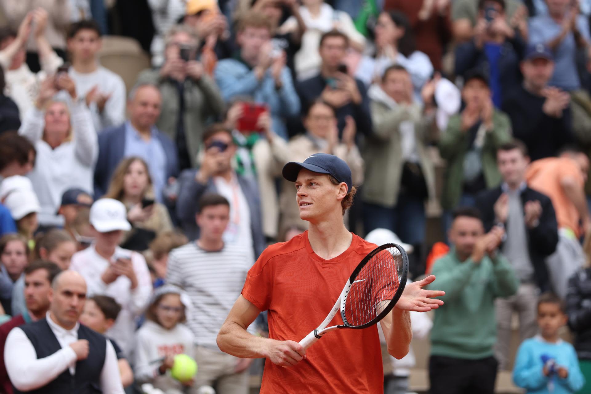 Photo: Jannik Sinner's rumored WTA girlfriend comes to watch his opening RG match