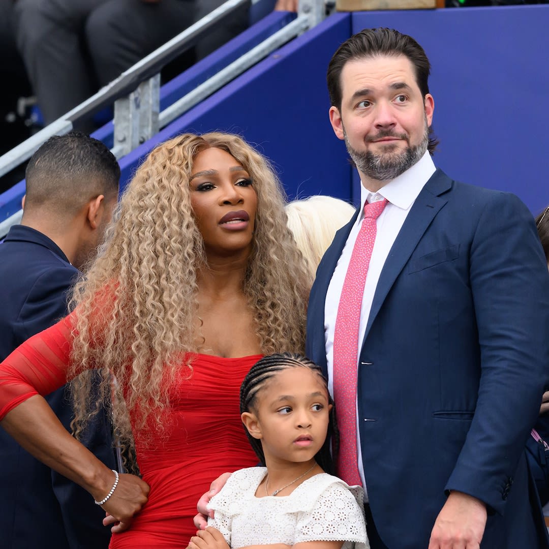 Serena Williams' Husband Alexis Ohanian Aces Role as Her "Personal Umbrella Holder" - E! Online