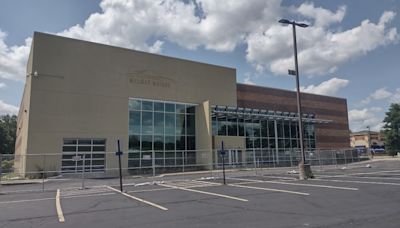 Long-vacant building on Route 72 in West Dundee being renovated for new restaurant/banquet hall with rooftop bar