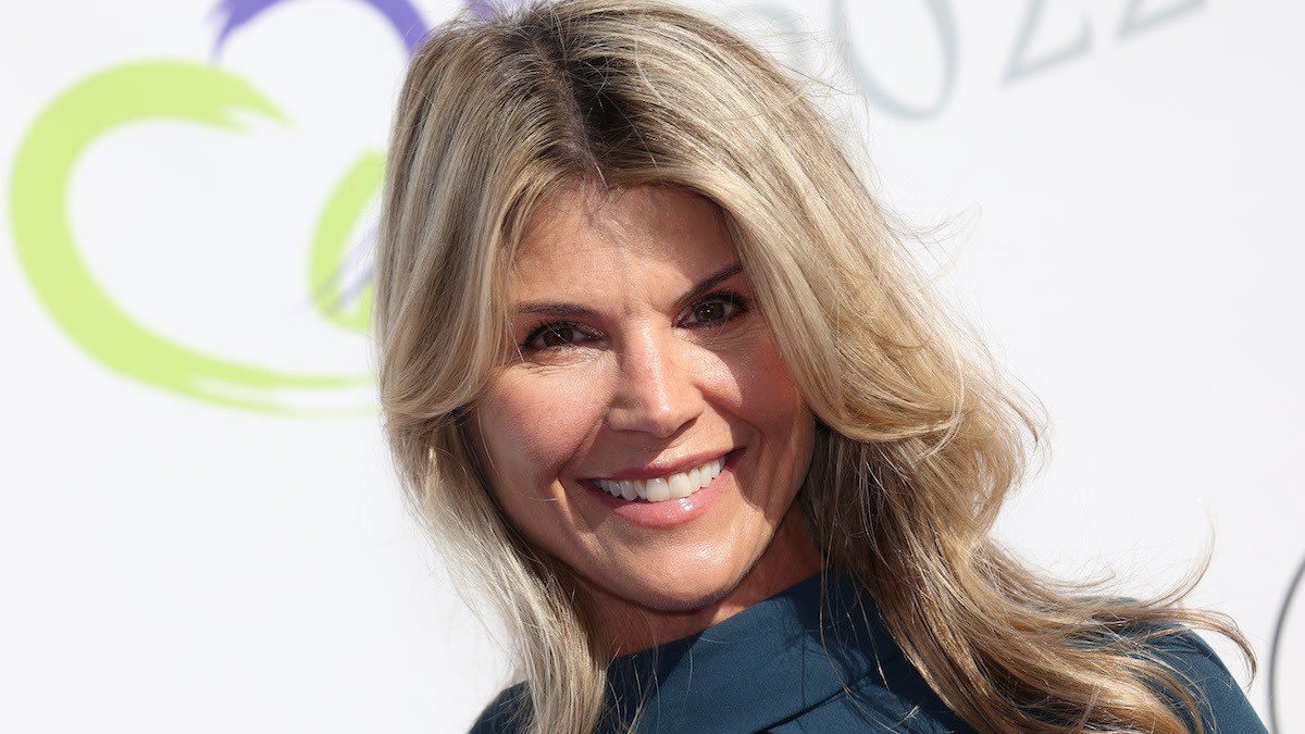 Empty House? Lori Loughlin Is Selling Her High-End Hidden Hills Home for $17.5M