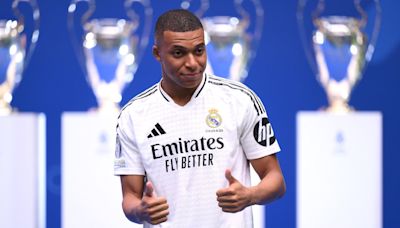 Kylian Mbappe to be 'squeezed in' at Real Madrid as Carlo Ancelotti addresses positional concerns surrounding new galactico | Goal.com UK