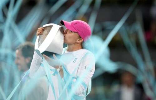 Swiatek saves 3 match points to beat Sabalenka in Madrid Open final