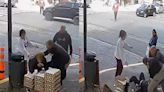 Video: una mujer rompió 20 maples de huevos de un vendedor ambulante y generó indignación entre los vecinos