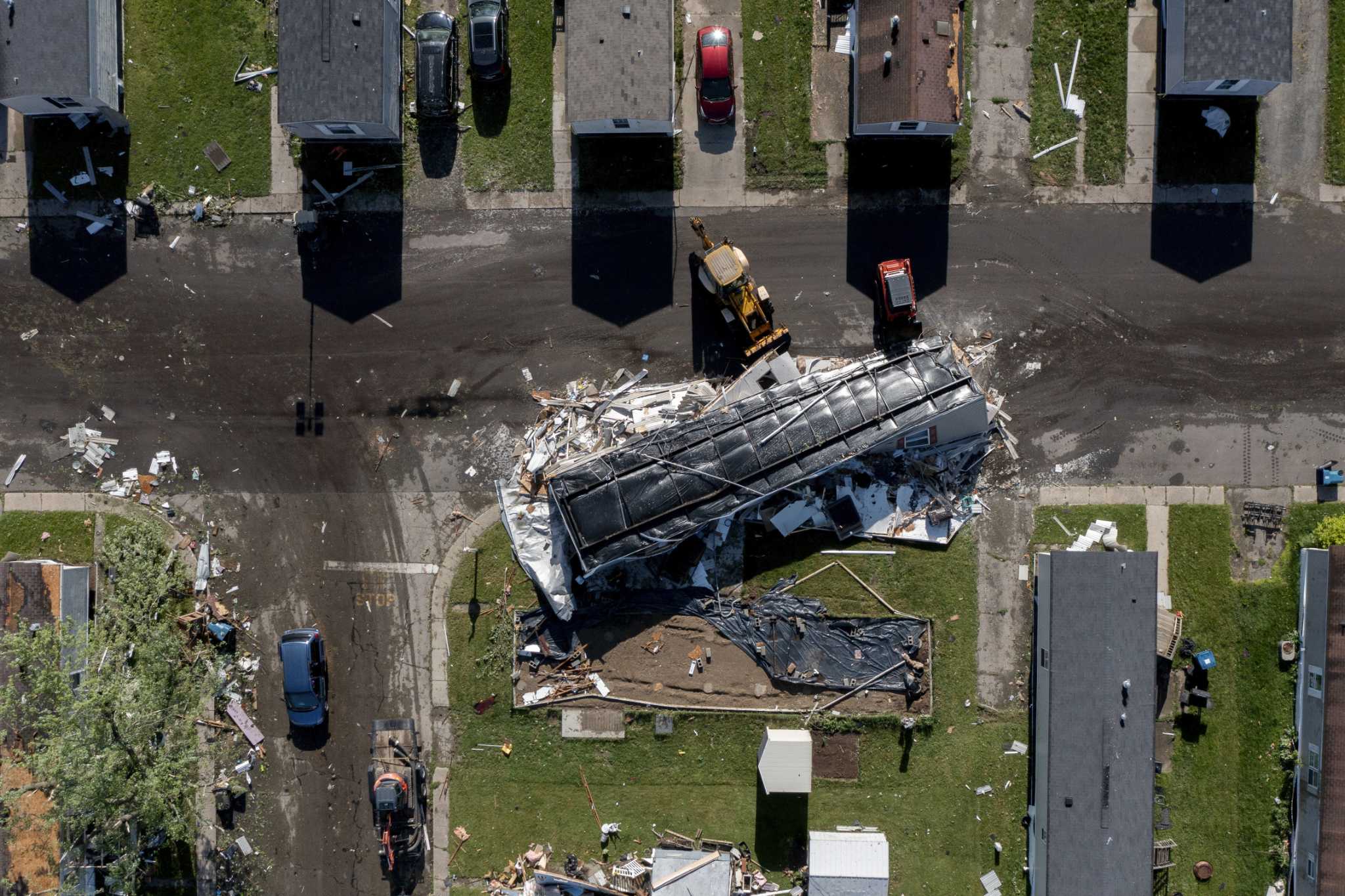 Powerful storms kill 3 as tornadoes tear through central and southeastern US