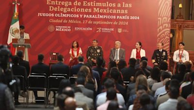 AMLO entrega estímulos a medallistas olímpicos y paralímpicos en París 2024