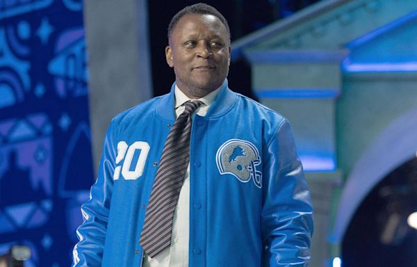 NFL legend Barry Sanders provides positive update following 'health scare' last month