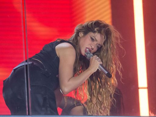 #MeToo : en plein concert, un homme tente de filmer sous la jupe de Shakira, la chanteuse quitte la scène (et ça agace les sexistes sur Twitter)