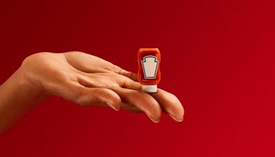 Heinz lança miniatura de ketchup em campanha por emoji e revive nostalgia dos anos 90