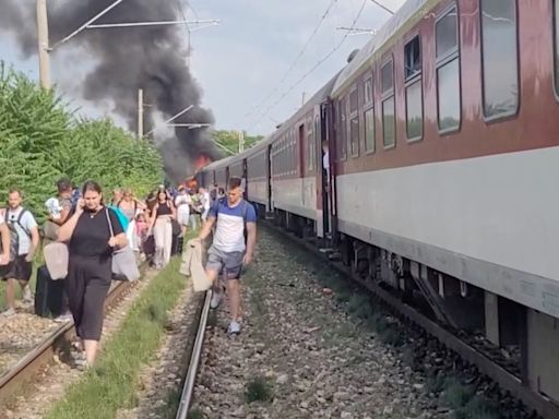 6 killed in Slovakia train and bus collision