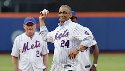 Mets celebrate Willie Mays as son Michael throws out first pitch