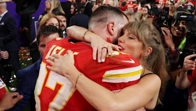 Travis Kelce, pareja de Taylor Swift, extiende su contrato con Chiefs