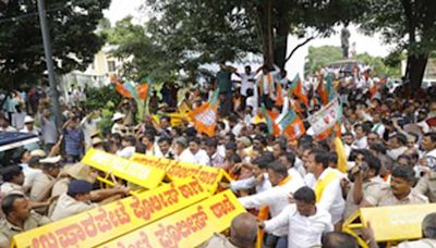 BJP protests demanding resignation of Siddaramaiah in Tribal Welfare Board case