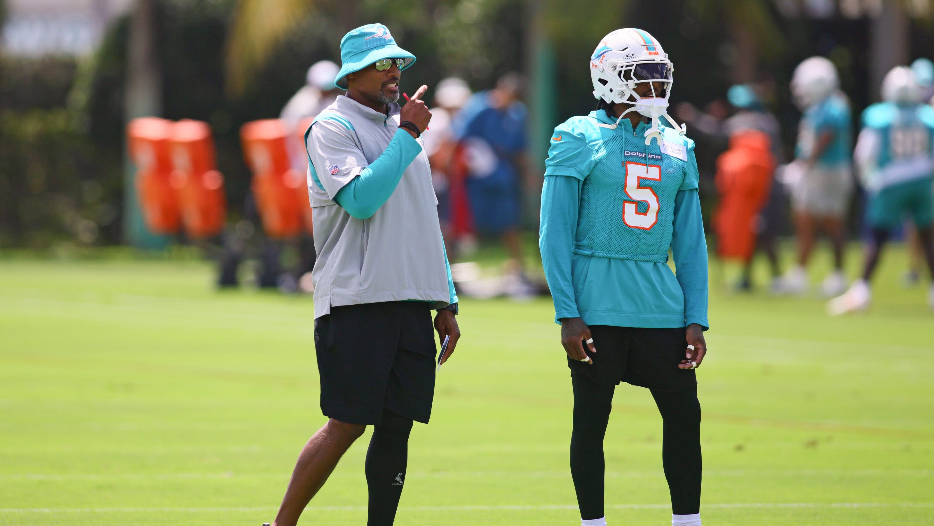 Dolphins' DC Anthony Weaver is energetic communicator, including in staff basketball games