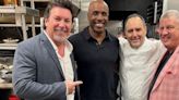 Baseball Legend Barry Bonds Spotted Dining At Famous Vegas Hotspot Barry’s Prime