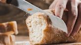 Estás guardando el pan y no lo sabías: guía práctica para conservarlo sin que se endurezca