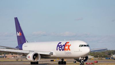 20-year-old FedEx worker steals $10,000 cash, Apple products from packages, TN cops say