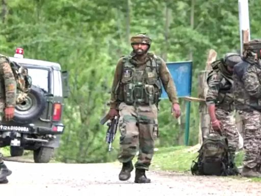 Encounter Underway Between Security Forces And Terrorists in J&K's Kulgam