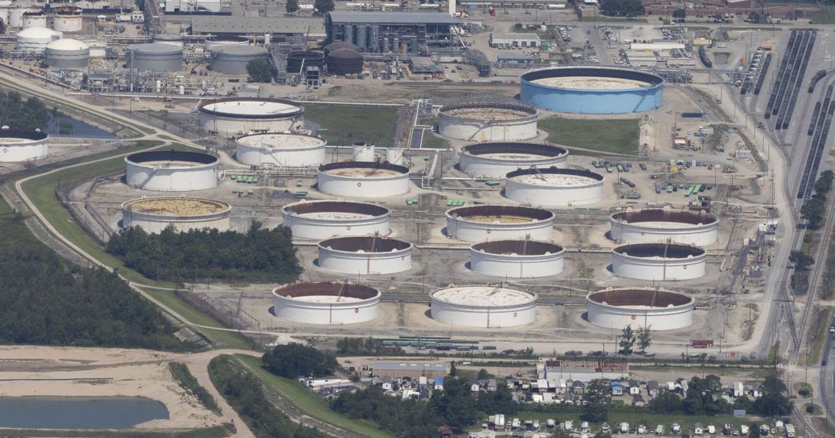 Louisiana refineries reduce cancer-causing benzene emissions after new federal rules: report