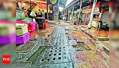 Delayed Repair Work at Shivaji Market Infuriates Vendors | Pune News - Times of India