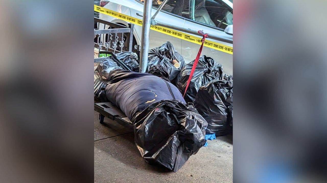 Dead body found wrapped in sleeping bag on New York City sidewalk