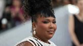 Lizzo es acusada por 3 ex-empleadas de abuso laboral y ''fatshaming''