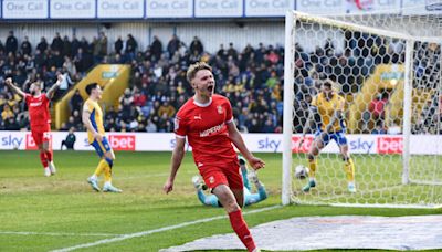 Glatzel in the goals again as Swindon defeat Hungerford