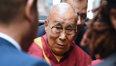 « Je vais bien, vous pouvez être tranquille », le dalaï-lama donne de ses nouvelles après une opération