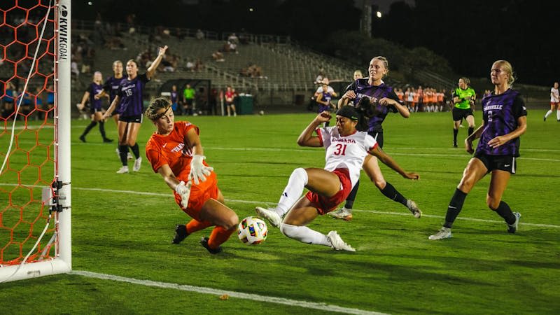 Indiana women’s soccer cruises to victory over Evansville after strong start