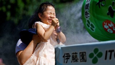 日本各地持續高溫 靜岡縣破40度、小學生喊：要融化了