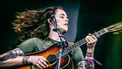 Billy Strings Joins Zach Bryan During Buckeye Country Superfest