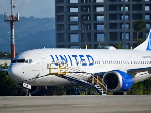 “La tripulación está vomitando”: un vuelo de United Airlines aterrizó de emergencia tras reportarse un riesgo biológico a bordo