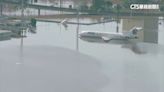 巴西南部豪雨成災 水漫機場.水位高達機腹