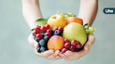 減肥可吃水果嗎？營養師1圖解水果「控糖排行榜」：吃芒果竟比蘋果瘦