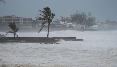 ‘Deadly storm’ warning: Hurricane Beryl strengthens near Houston, ports closed, flights cancelled | Today News