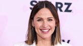 Jennifer Garner’s Picture Holding Hands With Her Mom is Giving Us All the Feels