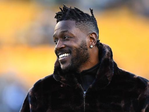 Antonio Brown retires from team he literally never played for | Sporting News