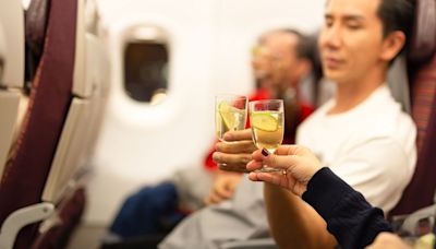 What Happens to Your Body When You Drink Alcohol on a Plane?