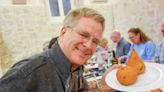 Rick Steves Just Gave Us His Best Tips on How to Find a Great Restaurant on Vacation