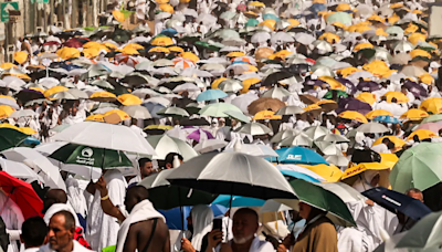298 Hajj Pilgrims Return To Lucknow In Flight From Saudi Arabia