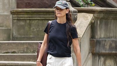Katie Holmes's Anti-Trend Summer Outfit Dresses Down Her Two Favorite Accessories