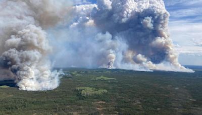 A wildfire has forced out hundreds of residents in Canada's oil sands hub of Fort McMurray