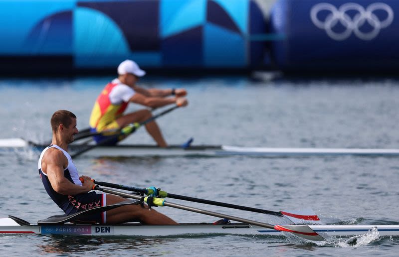 Olympics-Rowing-Men’s single sculls final delayed due to Paris traffic