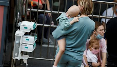 Las fotos del salvaje bombardeo ruso al Hospital de Niños de Kiev