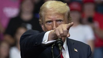 Donald Trump lanza sus primeros ataques contra Kamala Harris tras la renuncia de Joe Biden